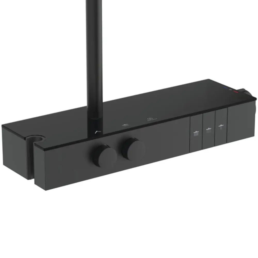 Schwarzes Duschsystem mit Brausethermostat, zwei Bedienelementen und mehreren Tasten für die Steuerung. Ideal Standard Produkt.